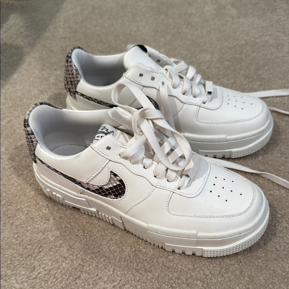 Nike Air Force 1 Pixel SE Sail Snake W